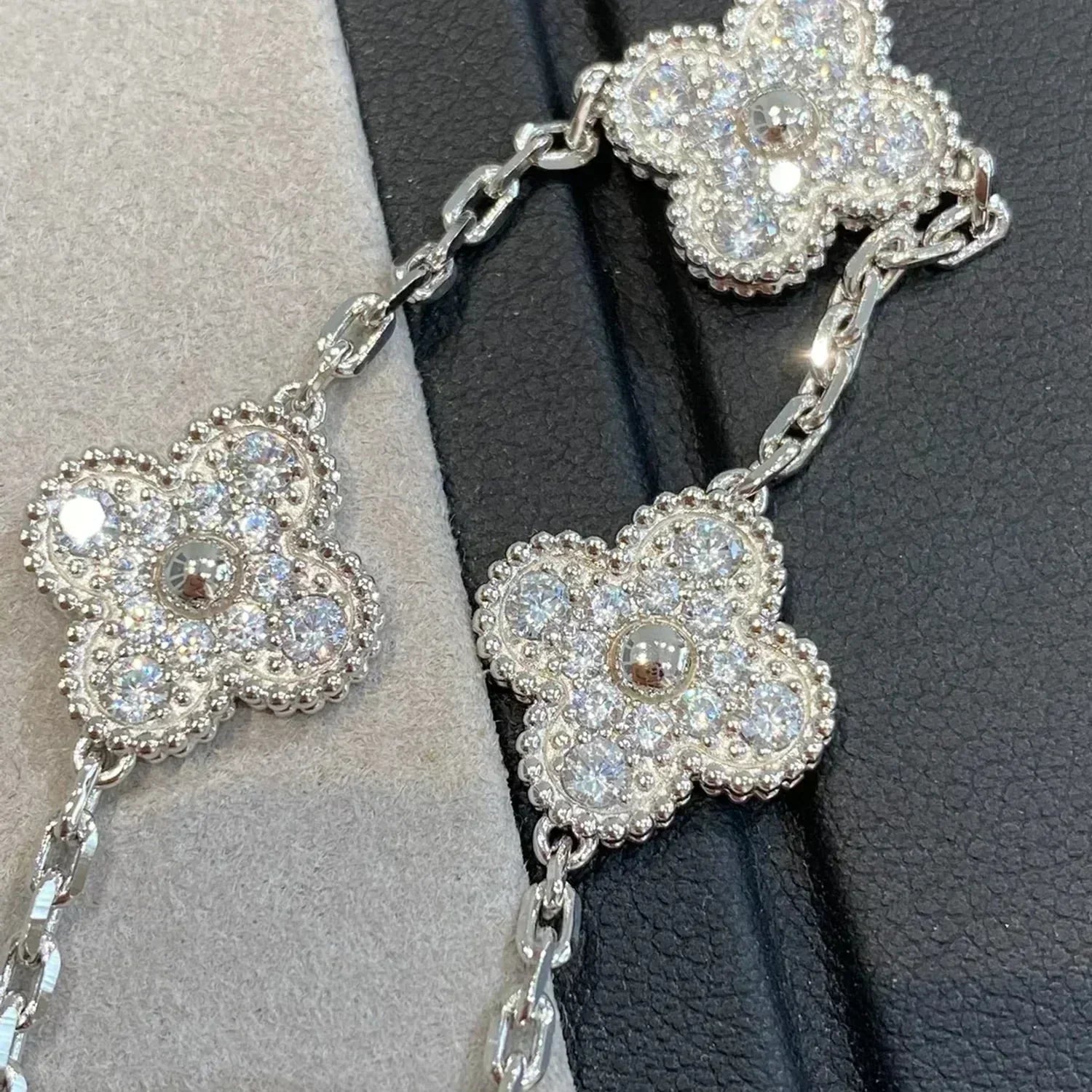 VCA CLOVER 5 MOTIF FULL DIAMOND BRACELET COLLECTION