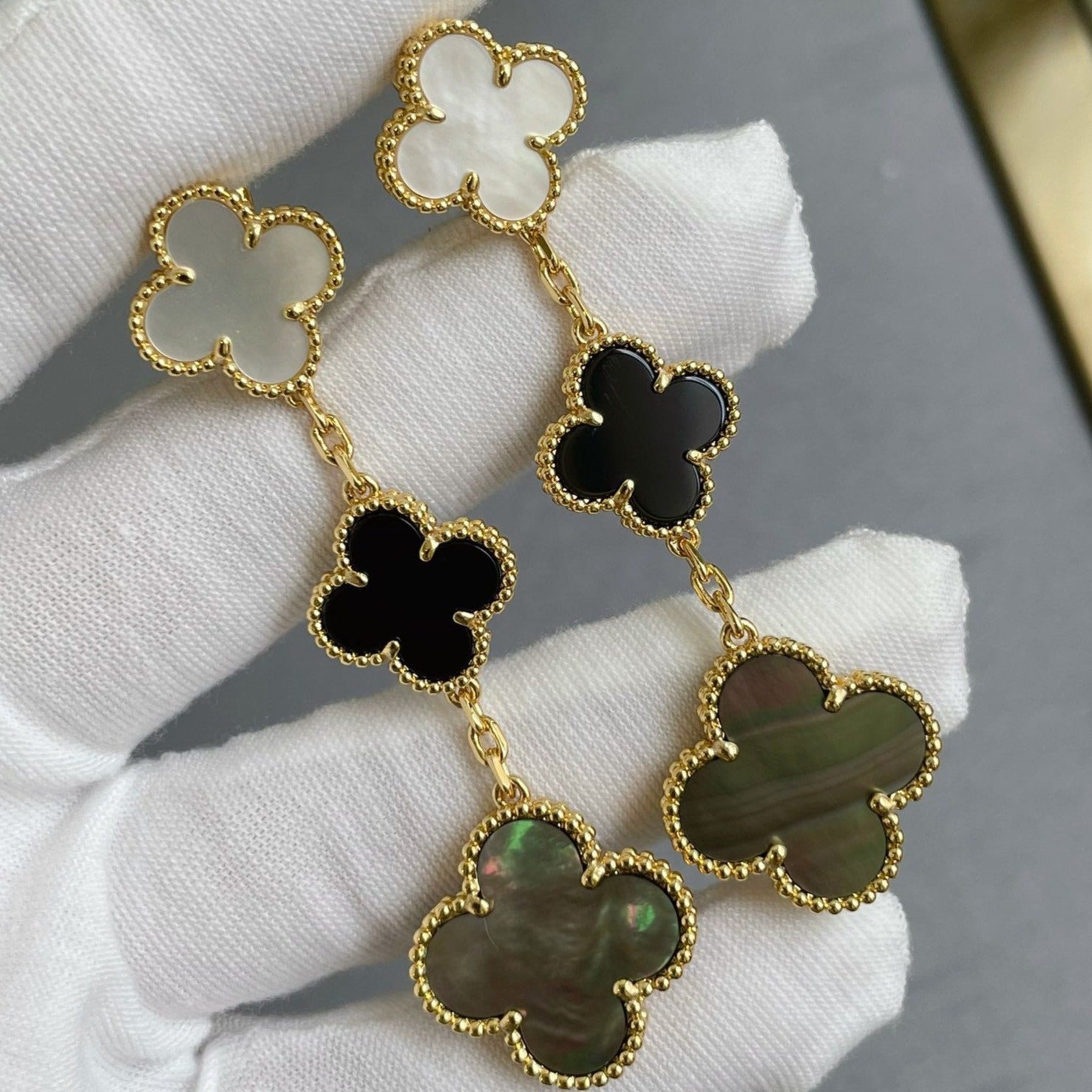 VCA CLOVER 3 MOTIF MOP ONYX DARK MOP PINK GOLD EARRINGS