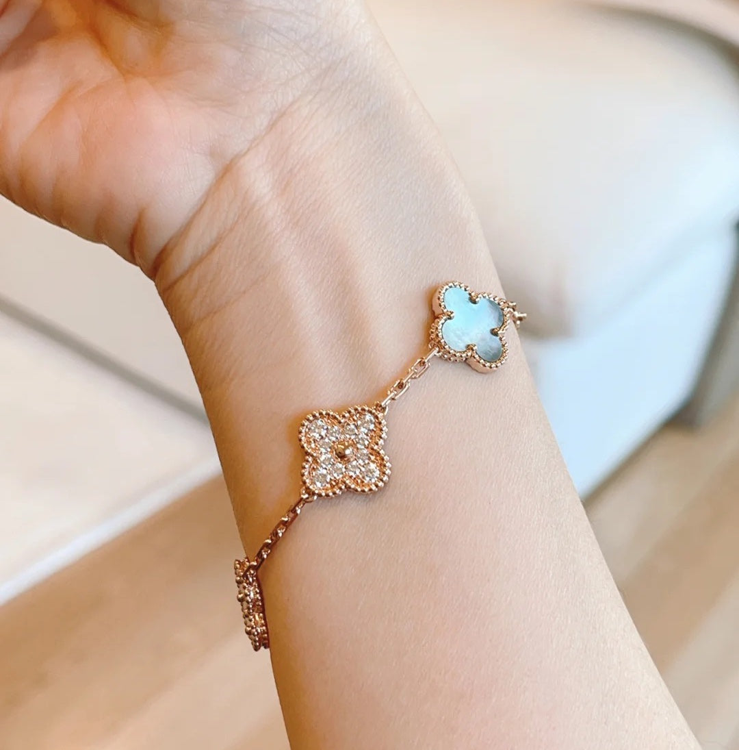 VCA CLOVER 5 MOTIF GRAY MOP BRACELET COLLECTION
